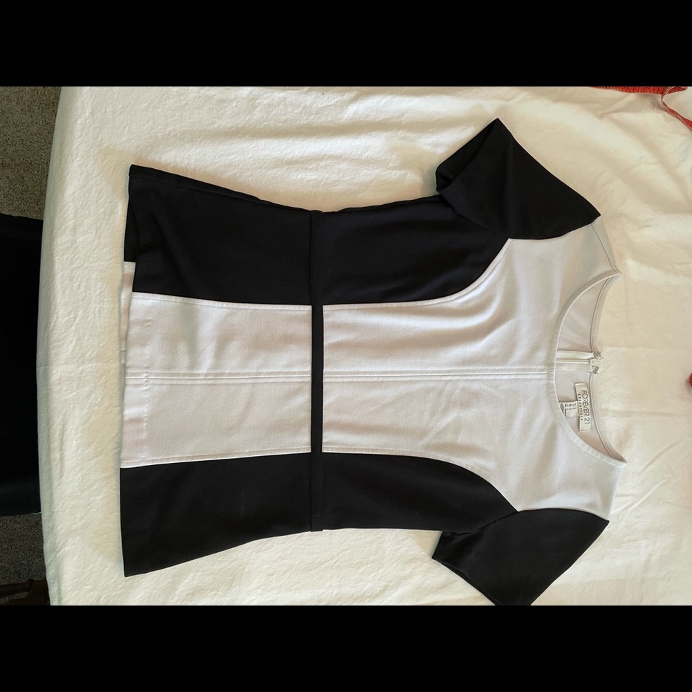 Nice blouse for work.  Smoke free home